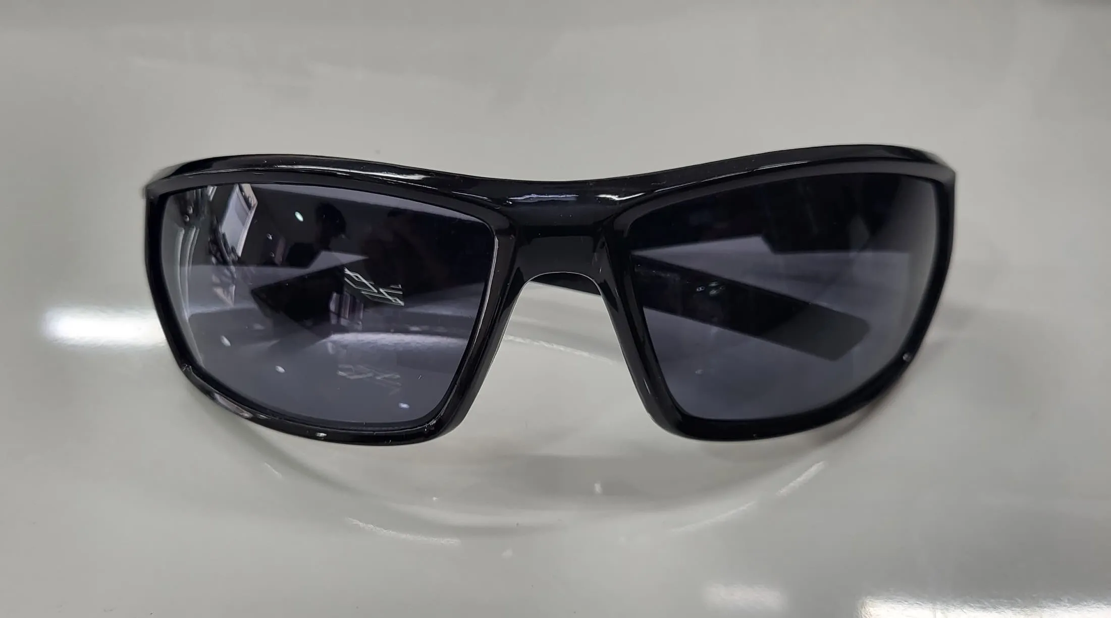 Lentes de Sol Envolventes Deportivos Negros